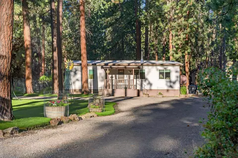 60221 Winnebago Ln, Bend, OR 97702