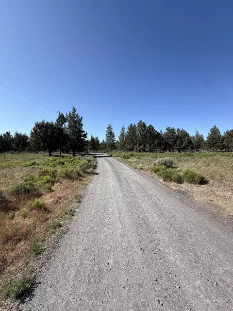 21710 Mcgilvray Rd, Bend, OR 97702 photo 6