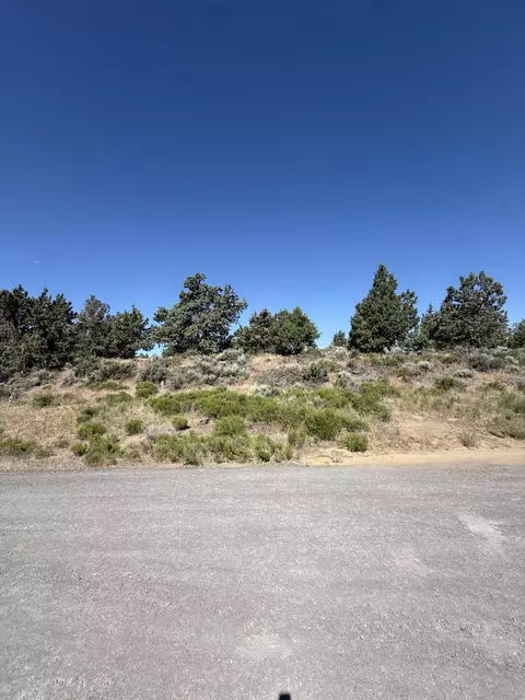 21710 Mcgilvray Rd, Bend, OR 97702 photo 7