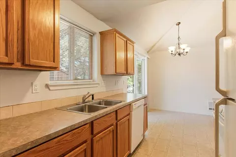 Kitchen - 20812 Comet Ln, Bend, OR 97701 photo 2 of 2