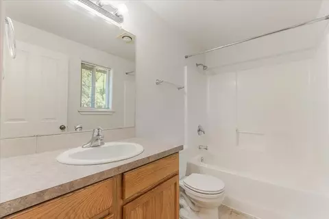 Bath - 20812 Comet Ln, Bend, OR 97701 photo 4 of 4