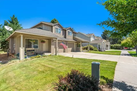 Exterior - 20812 Comet Ln, Bend, OR 97701 photo 1 of 4