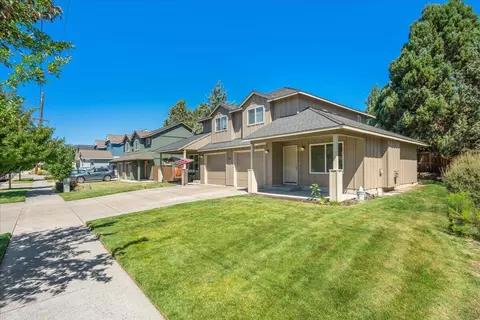 Exterior - 20812 Comet Ln, Bend, OR 97701 photo 2 of 4