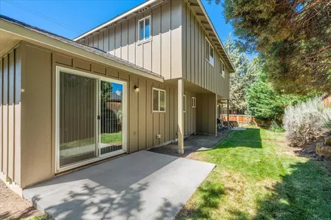 Exterior - 20812 Comet Ln, Bend, OR 97701 photo 3 of 4
