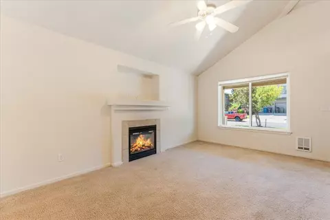 Living - 20812 Comet Ln, Bend, OR 97701 photo 1 of 2
