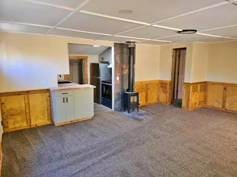 Living - 52433 Pine Dr, La Pine, OR 97739 photo 3 of 4