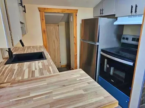 Kitchen - 52433 Pine Dr, La Pine, OR 97739 photo 1 of 2