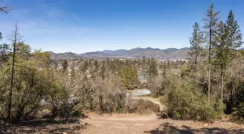 1626 Poplar Dr, Grants Pass, OR 97527