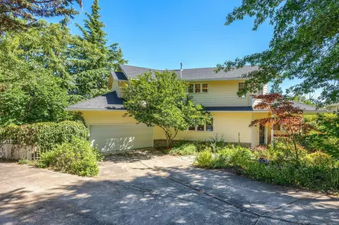 1011 Canyon Park Dr, Ashland, OR 97520