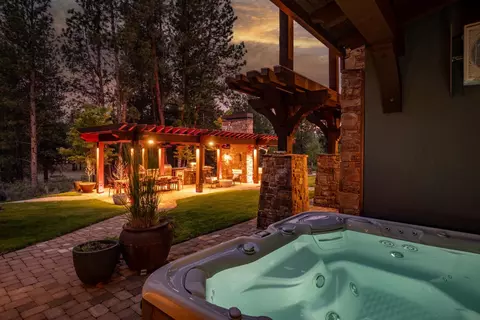 Exterior - 18780 Macalpine Loop, Bend, OR 97702 photo 6 of 11