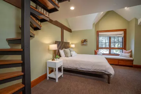Bedroom - 18780 Macalpine Loop, Bend, OR 97702 photo 3 of 6