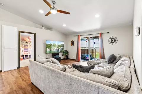 Other - 640 N Heights Dr, Eagle Point, OR 97524 photo 4 of 5