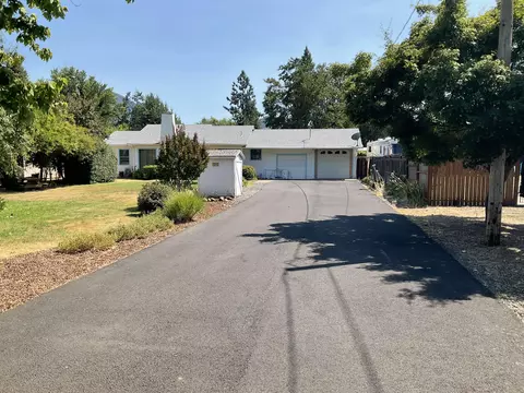 1275 E Park St, Grants Pass, OR 97527