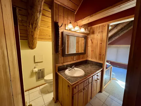 Bath - 15188 Pyrola St, La Pine, OR 97739 photo 3 of 4