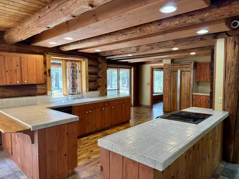 Kitchen - 15188 Pyrola St, La Pine, OR 97739 photo 3 of 8