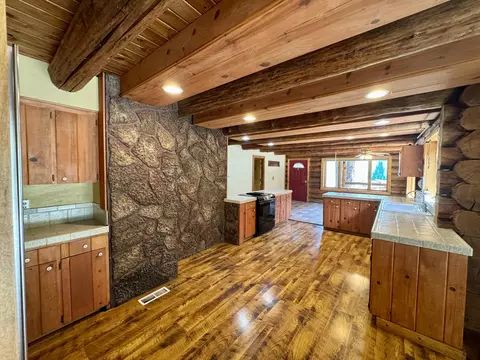 Kitchen - 15188 Pyrola St, La Pine, OR 97739 photo 6 of 8