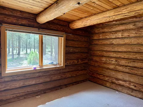 Bedroom - 15188 Pyrola St, La Pine, OR 97739 photo 1 of 3