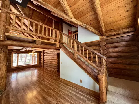 Living - 15188 Pyrola St, La Pine, OR 97739 photo 2 of 5