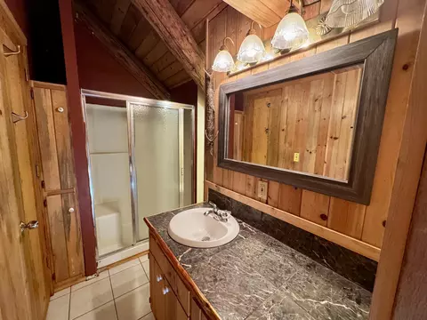 Bath - 15188 Pyrola St, La Pine, OR 97739 photo 2 of 4