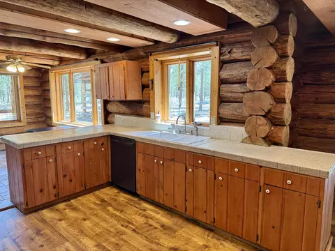 Kitchen - 15188 Pyrola St, La Pine, OR 97739 photo 5 of 8