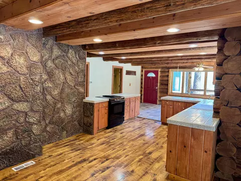 Kitchen - 15188 Pyrola St, La Pine, OR 97739 photo 7 of 8