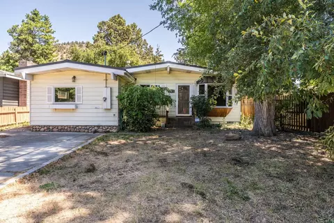 834 NE 11th St, Bend, OR 97701