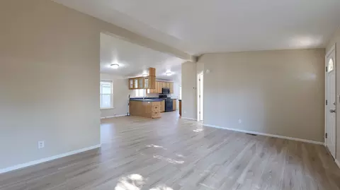 676 Brandi Way, Eagle Point, OR 97524 photo 5