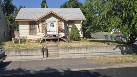 1642 Crescent Ave, Klamath Falls, OR 97601