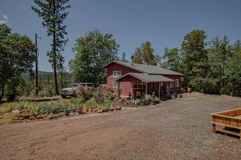 509 Derby Rd, Eagle Point, OR 97524