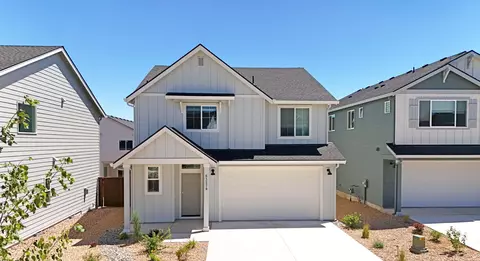 63270 Carly Ln, Bend, OR 97701