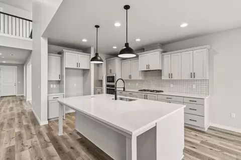 Kitchen - 1297 Stonegate Dr #473, Eagle Point, OR 97524 photo 1 of 6