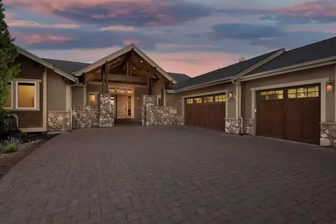 3419 NW Fairway Heights Dr, Bend, OR 97703