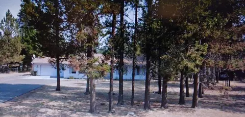 52466 Lost Ponderosa Rd, La Pine, OR 97739