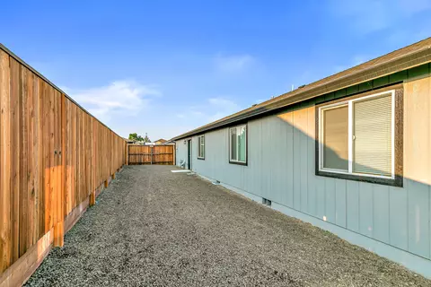 694 Nottingham Ter, Eagle Point, OR 97524 photo 34