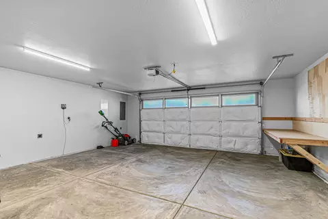 694 Nottingham Ter, Eagle Point, OR 97524 photo 13