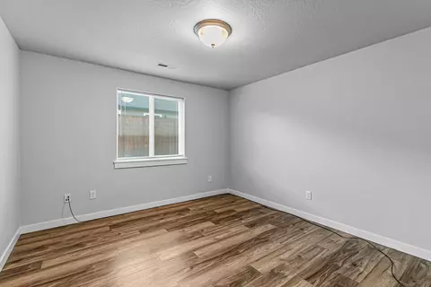 694 Nottingham Ter, Eagle Point, OR 97524 photo 11