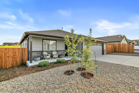 694 Nottingham Ter, Eagle Point, OR 97524 photo 38