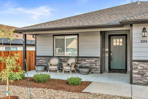 694 Nottingham Ter, Eagle Point, OR 97524 photo 37