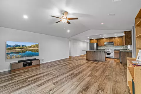 694 Nottingham Ter, Eagle Point, OR 97524 photo 21