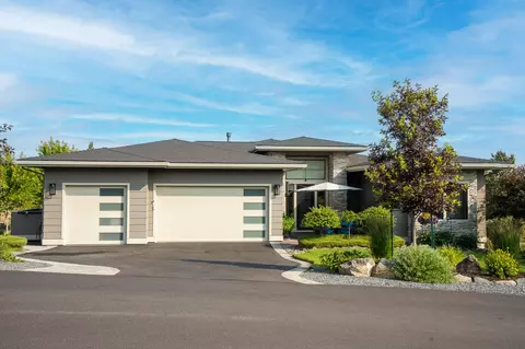 597 Highland Meadow Loop, Redmond, OR 97756