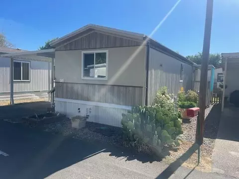 432 Ashwood Dr, Grants Pass, OR 97526