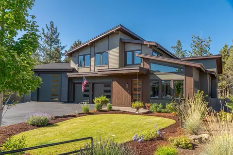60995 SE Crane Peak Ct, Bend, OR 97702