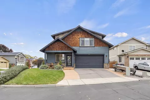 Exterior - 871 Holley Way, Central Point, OR 97502 photo 2 of 3