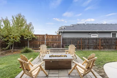 Exterior - 871 Holley Way, Central Point, OR 97502 photo 3 of 3