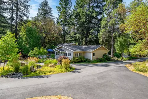 8360 Lower River Rd, Grants Pass, OR 97526