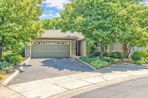 2173 Birchwood Ln, Ashland, OR 97520