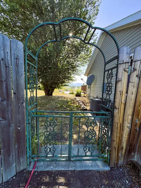 39030 Modoc Point Rd, Chiloquin, OR 97624 photo 6