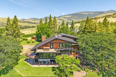 1440 E Nevada St, Ashland, OR 97520