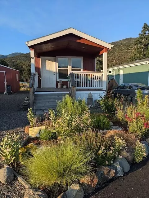 1 Corral Ln #31, Ashland, OR 97520