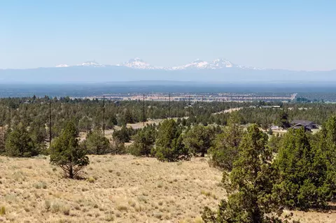 13689 SW Bussett Rd, Powell Butte, OR 97753
